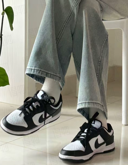 Comfortable and versatile wear-resistant low-top sneakers for men and women