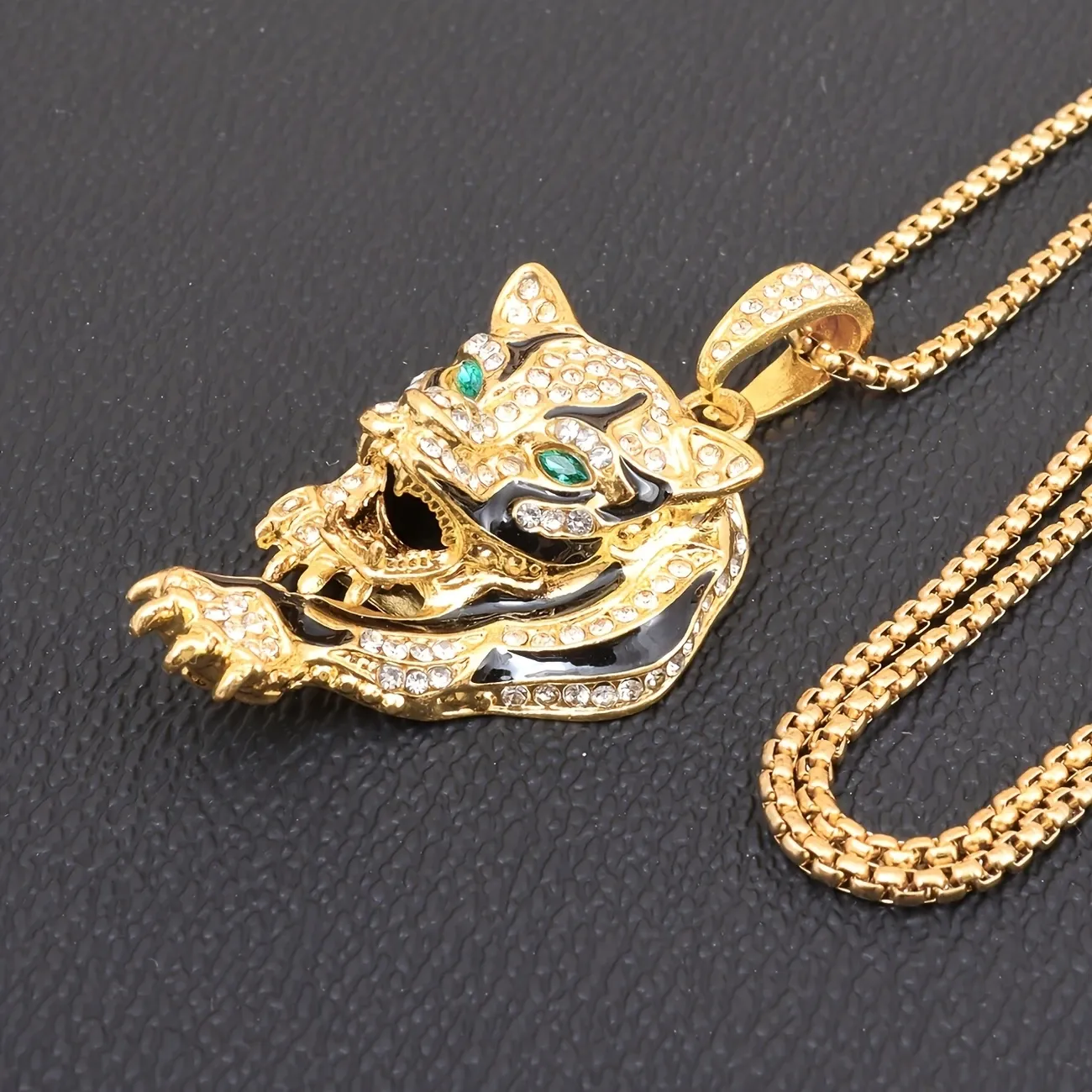 23 Diamond Tiger Head Pendant Necklace