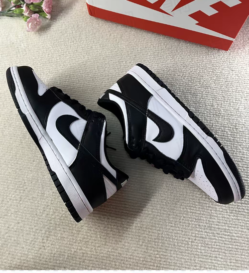 Comfortable and versatile wear-resistant low-top sneakers for men and women