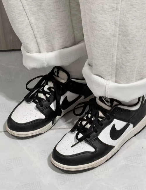 Comfortable and versatile wear-resistant low-top sneakers for men and women