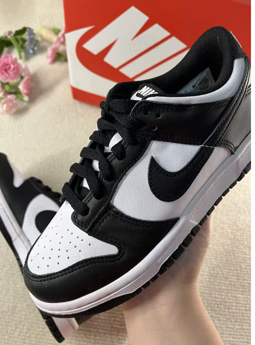 Comfortable and versatile wear-resistant low-top sneakers for men and women