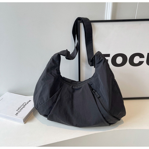 2025 Women's Dumpling Bag Spacious Light for Gym Commute