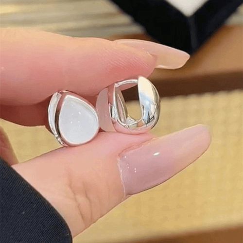 Niche-Designed Ice-Clear Cat's Eye Stone Double-Sided Teardrop Ear Cuffs: Exquisite, Versatile & Elegantly Minimalist Light Luxury Earrings