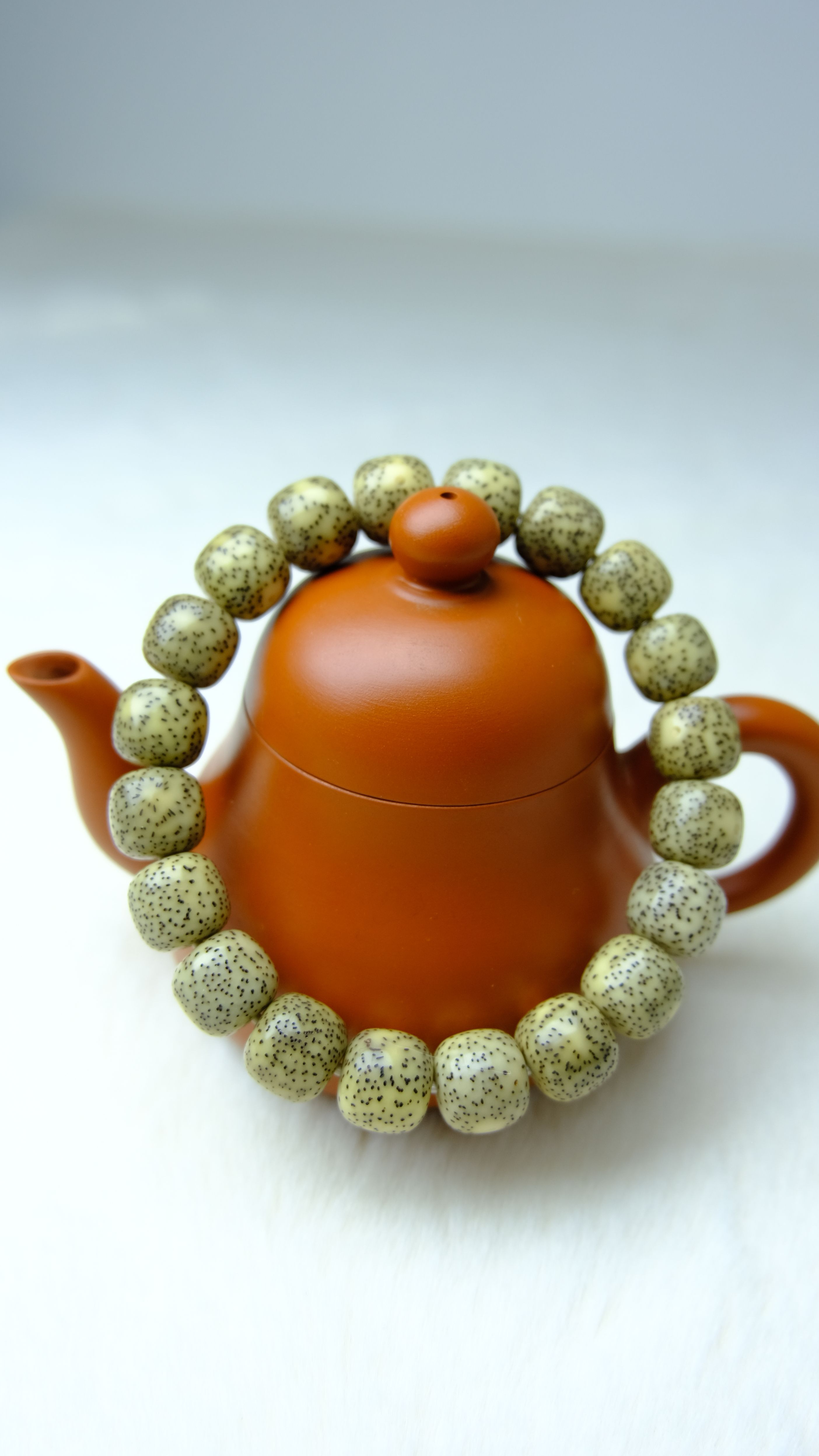 星月菩提石玉料素圈手串大尺寸 复制