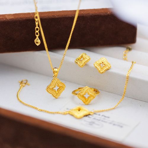 Gold Sand Four-Leaf Clover Necklace, Ring, Bracelet, and Earrings Four-Piece Set