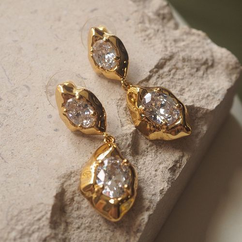 Copper Gold Vintage Hand-struck Zircon Gemstone Personality Ladies Hollow lava Stud Earrings