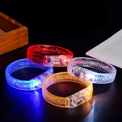 Suitable for nightclubs, bars, music festivals and other events: LED light-up bracelets to match the music and create a sense of atmosphere
