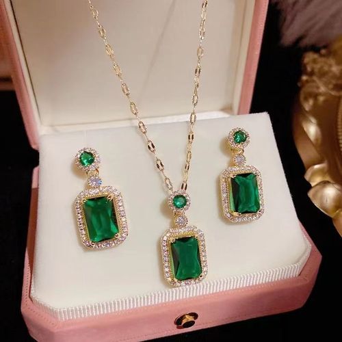 Luxury Women's 18K Gold Stainless Steel Geometric Crystal Jewelry Set Includes Emerald Zircon Pendant Necklace and Earrings
