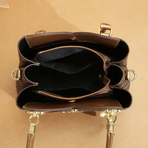 🔥 Lançamento 2025 | Bolsa de Luxo Feminina | Elegância Estampada | Bolsa de Ombro & Crossbody Fashion | Design Exclusivo | Alta Qualidade | Perfeita para Presentes | Moda Feminina Angola | Bolsa Estilosa e Versátil | Tendência 2025 | Estoque Limitado | Entrega em Luanda