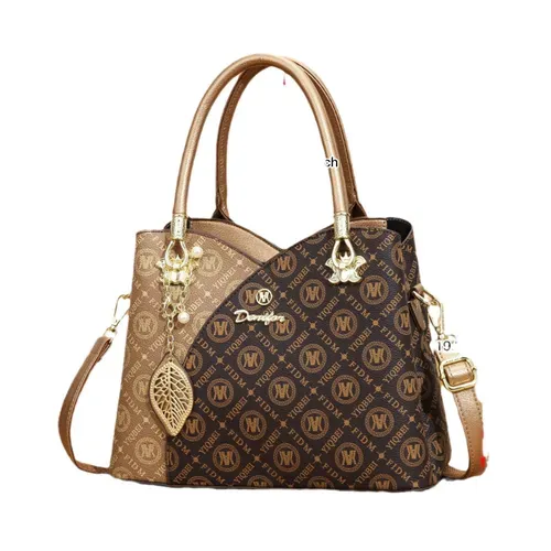 🔥 Lançamento 2025 | Bolsa de Luxo Feminina | Elegância Estampada | Bolsa de Ombro & Crossbody Fashion | Design Exclusivo | Alta Qualidade | Perfeita para Presentes | Moda Feminina Angola | Bolsa Estilosa e Versátil | Tendência 2025 | Estoque Limitado | Entrega em Luanda