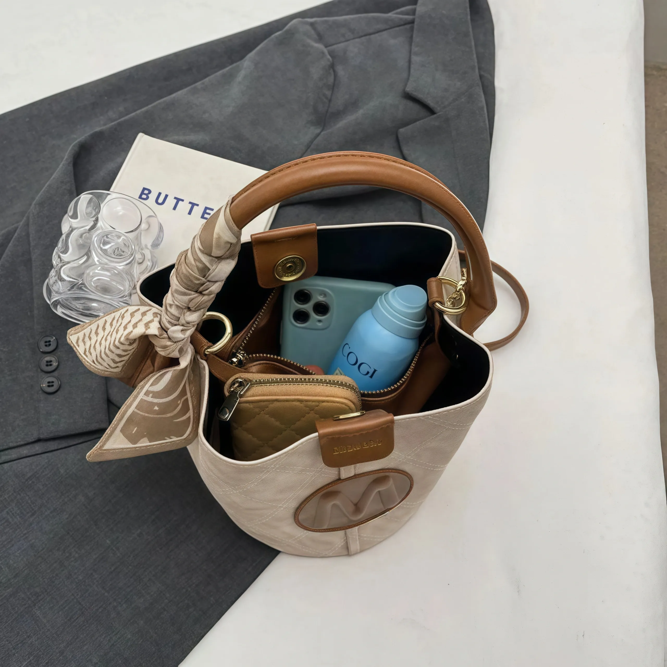 🔥2282 avaliações positivas— 👜Bolsa Balde de Luxo 2025 — Moda em alta 🎀, versátil para ombro | crossbody | na mão ✨🛍️, várias combinações para realçar seu estilo! 💎✨