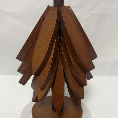 Natural Tree Trivet Set - 4 Wooden Trivets & 1 Stand