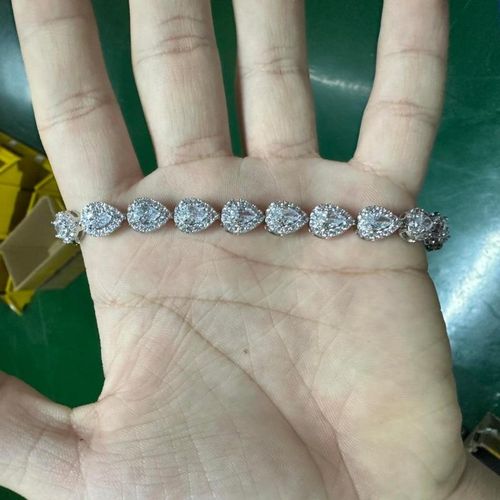 Elegant Teardrop Zircon Bracelet for Women | Shining Water Drop Crystal Jewelry Gift