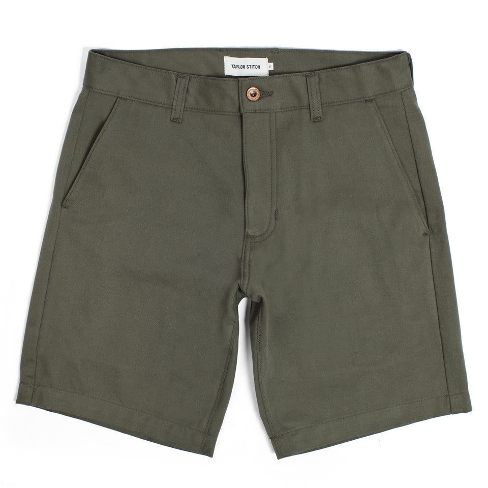 Traveler Shorts in Olive Twill