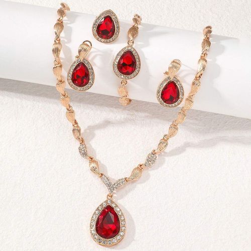 ❤️A luxurious and elegant ruby ​​jewelry set, including a necklace, ring, bracelet, and earrings.