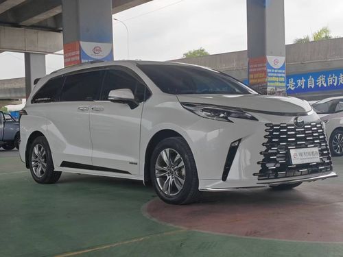 3883 Toyota Sienna Platinum Edition