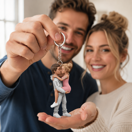 Llavero de acrílico personalizado con una pareja abrazando