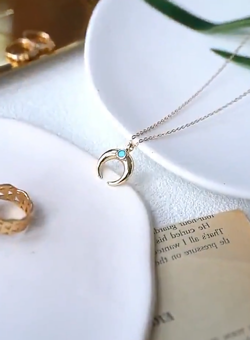 Everyday Minimalist Half Moon Style Gemstone Pendant Gold Polished Women Chain Necklace Wholesale Jewelry