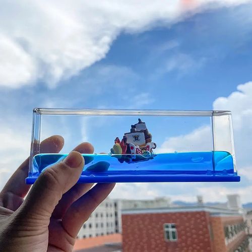 Drifting boat desktop ornaments One Piece ornaments cruise ship fluid drift bottle