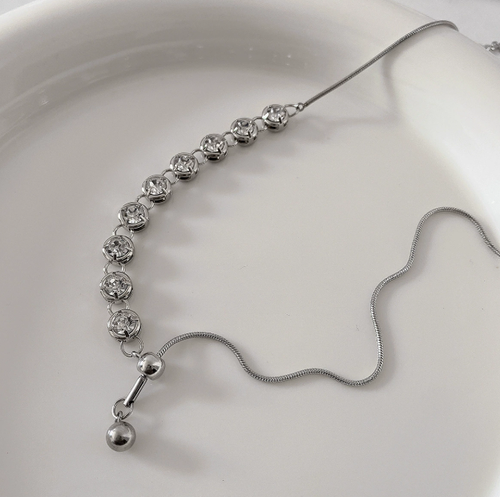 Single-Row Diamond Collarbone Necklace - Light Luxury Adjustable Copper Necklace for Women