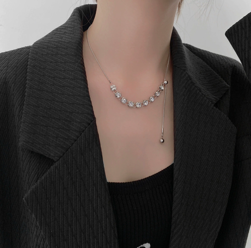 Single-Row Diamond Collarbone Necklace - Light Luxury Adjustable Copper Necklace for Women