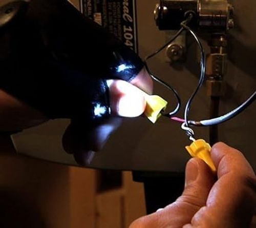 🔦 Light Up Your Work! LED Work Gloves for Mechanics & Fishing - Hands-Free Lighting!