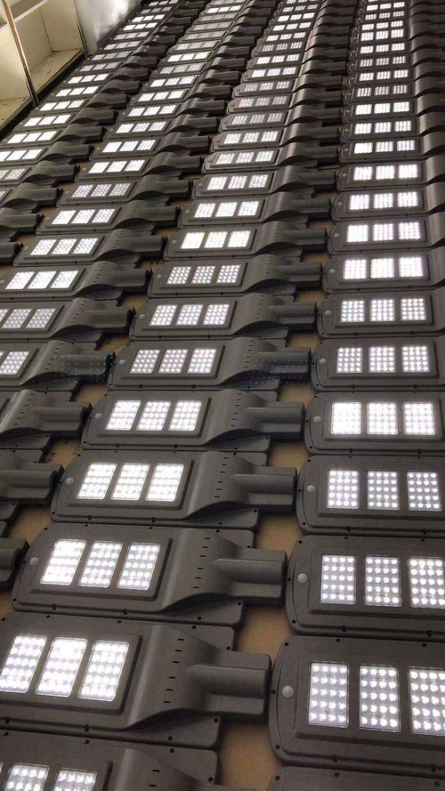 Hot-selling solar street lights, long working hours LED outdoor solar street lights, high brightness 60w DC 12V 80 120