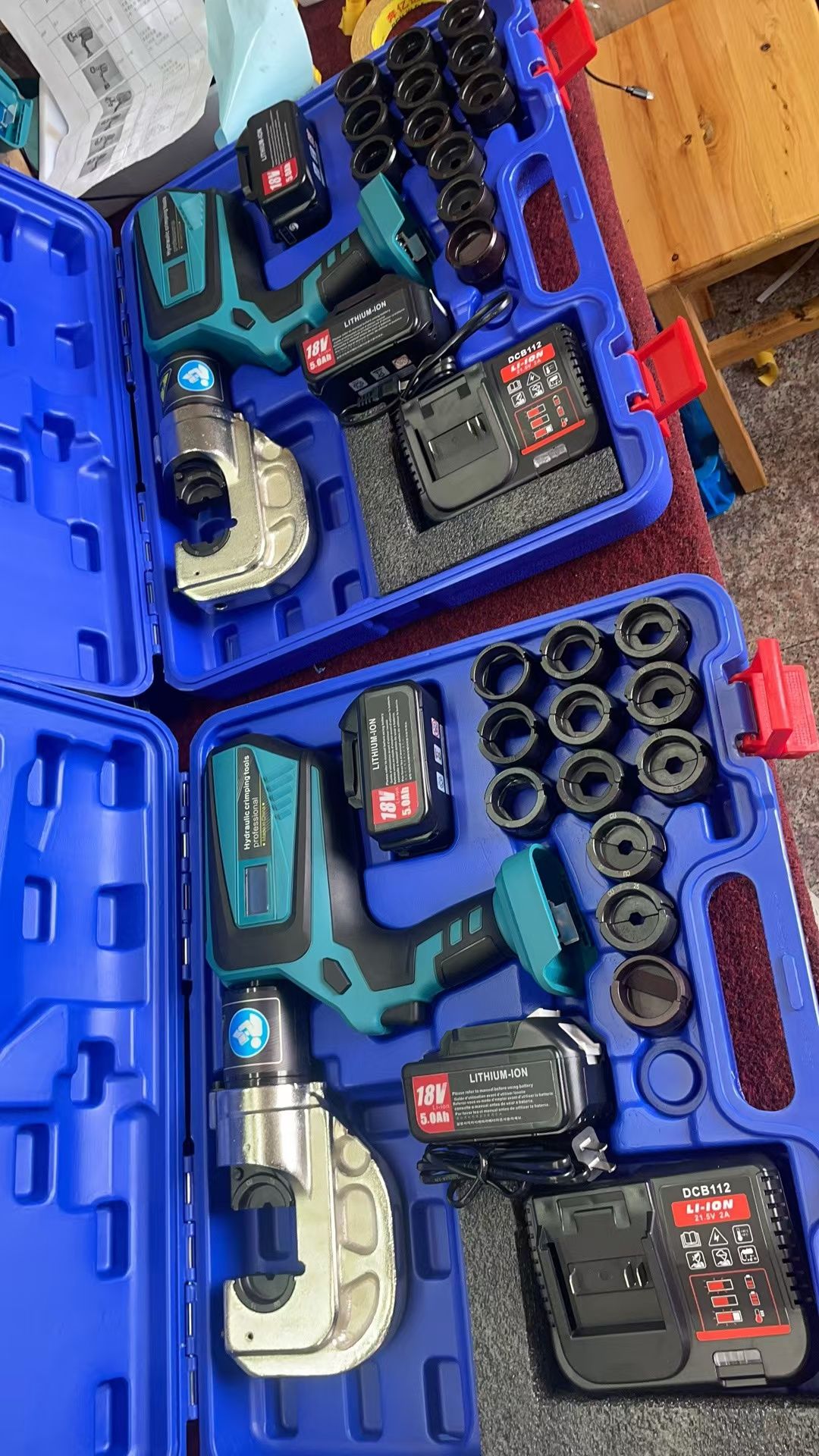 Electric hydraulic crimping tool