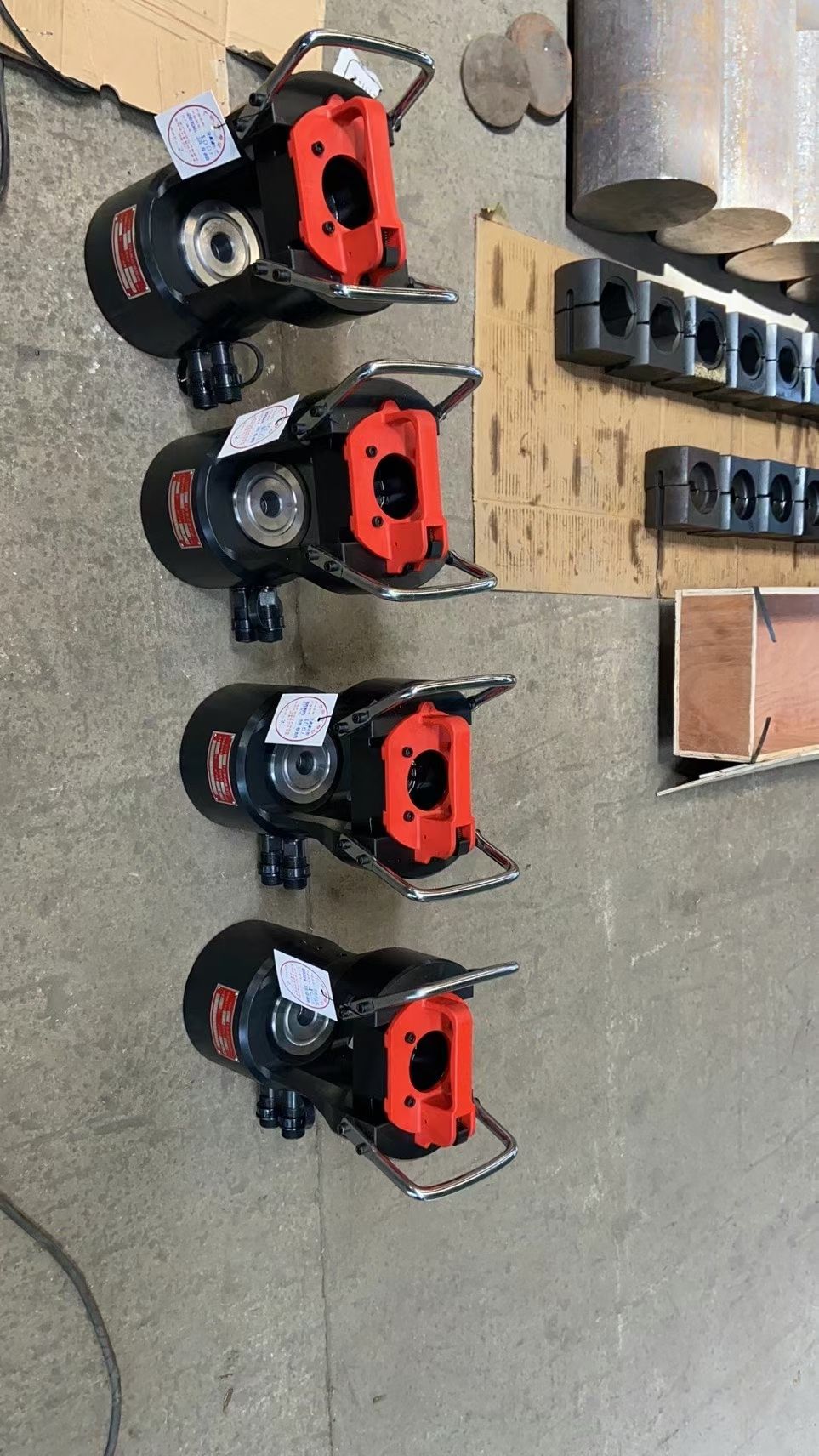 Heavy - tonnage split - type hydraulic crimping tool
