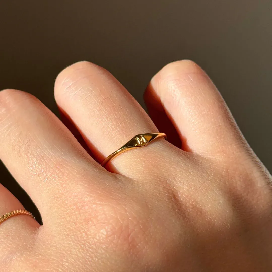✨ Initial Signet Ring – Personalized Letter Ring for Everyday Elegance