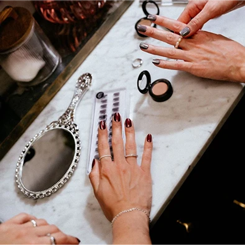 Your reusable 7-minute manicure for perfect nails at home!