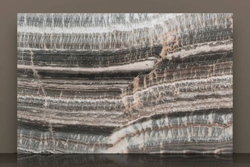 GREY BOOKMATCH ONYX VEIN-CUT  	Northampton	England