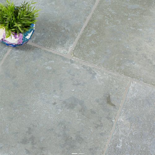 IRVINE GREY DISTRESSED LIMESTONE TILES  Leicester	England