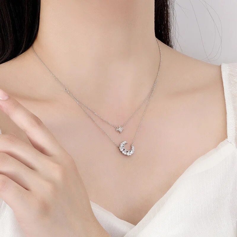 Can't distinguish the material of the necklace clearly? That's enough to read this one!