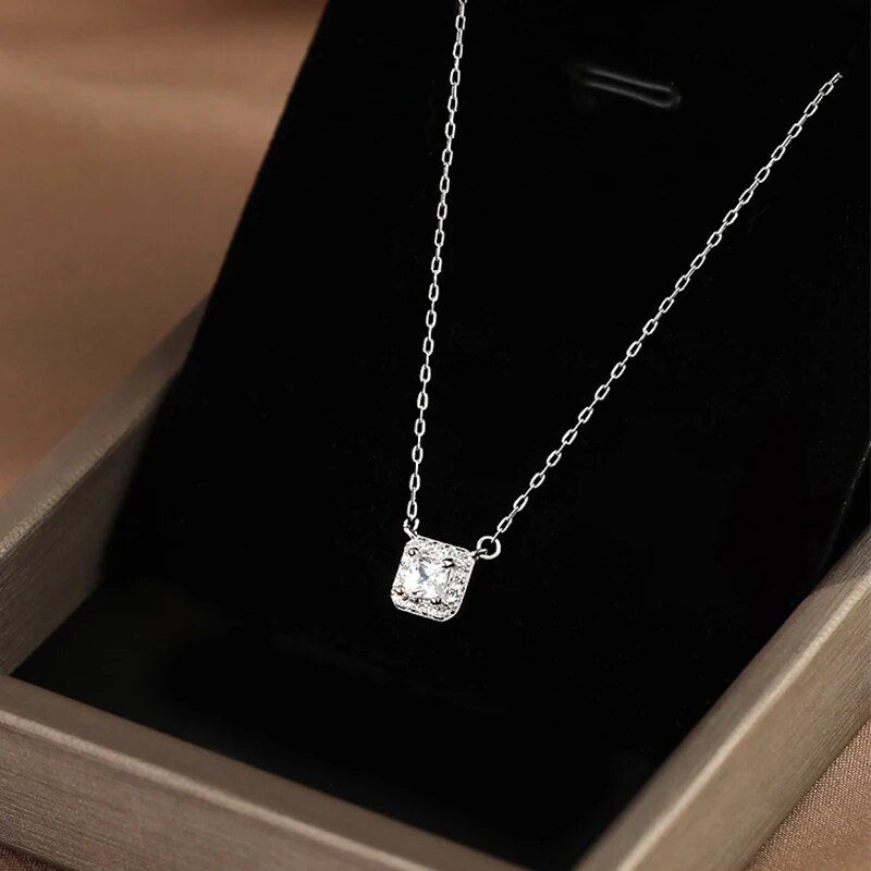 925 Sterling Silver Small Square Shiny Diamond Pendant Necklace Ladies Simple Fashion Clavicle Chain Wedding Jewelry Party Gift