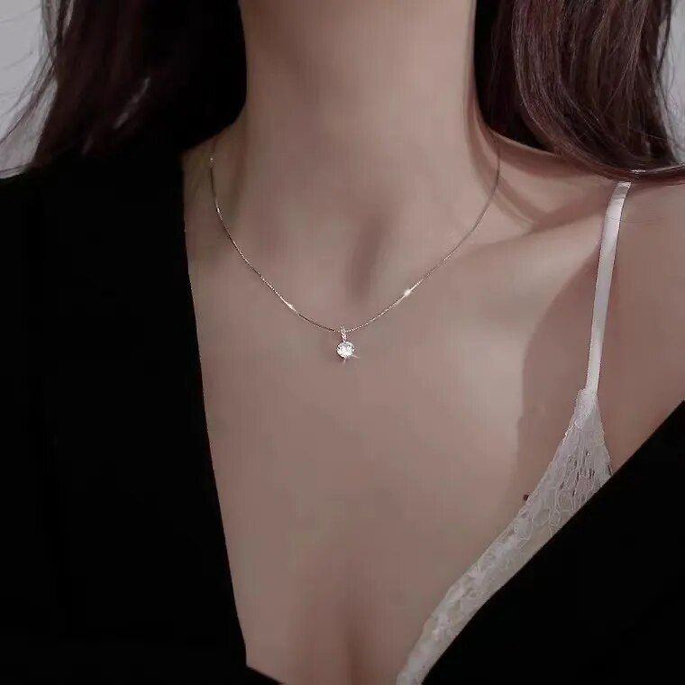 Shiny Moissanite Necklaces for Women Zircon Water Drop Pendant Clavicle Chain Necklace Valentines Day Gift Wedding Party Jewelry