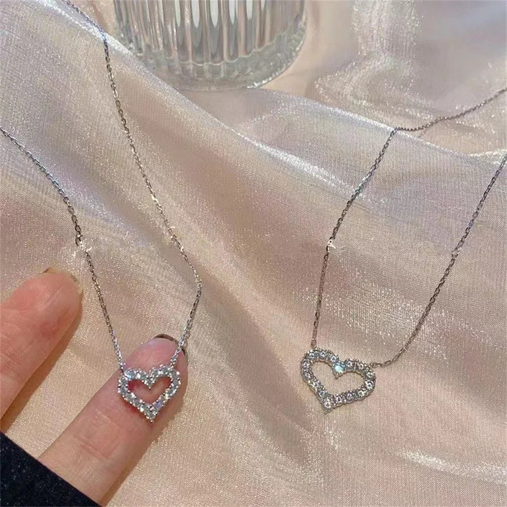 2024 New Korean Heart Shaped Zircon Necklace Pendant Temperament Clavicle Chain for Women Birthday Party Jewelry Gifts