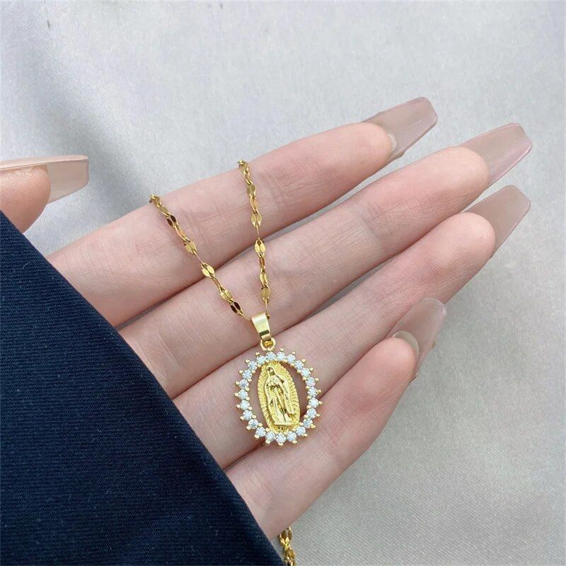 n Mary Portrait Necklace for Women with Creative Design and Zircon Round Jewelry Pendant