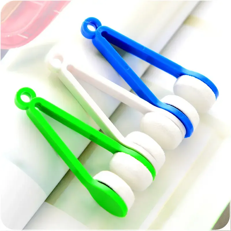 2-in-1 Portable Lens Cleaning Clip