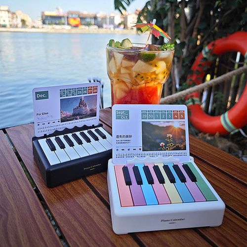 Swiftie 2025 Mini Piano Desk Calendar with 52 Playable Melodies Musical Gift for Kids Birthday and Anniversary Model Toy Style