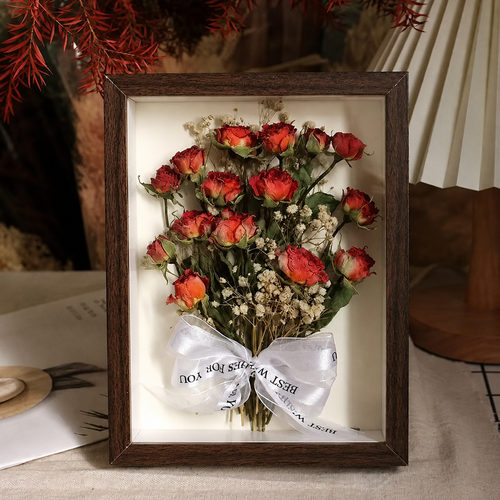 🌹 Preserve beautiful flowers and precious memories forever. A timeless decoration and a meaningful gift for someone special. 🎁✨