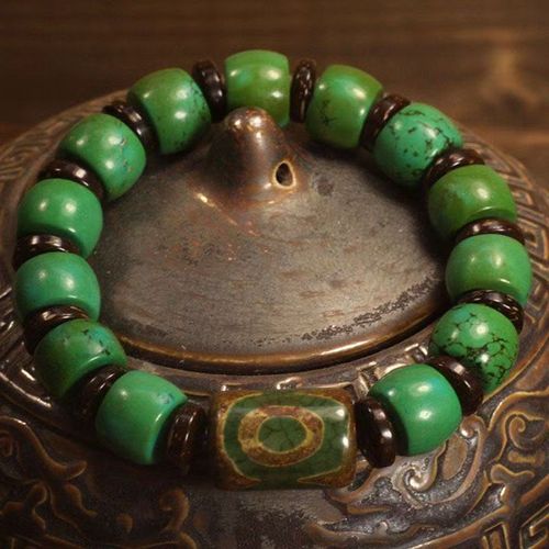 Three-Eyed Dzi Bead Bracelet