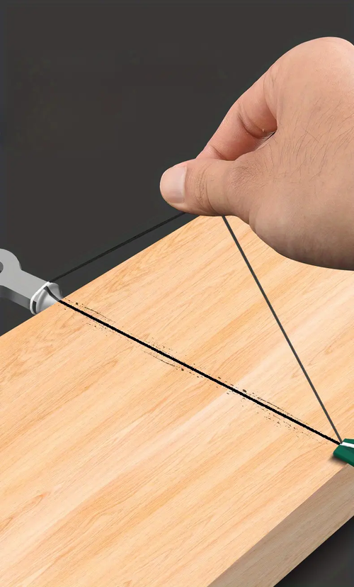 Durable Manual Chalk Line Roll with Spirit Level