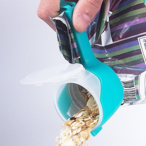 Hot - selling Household Food Sealing Clips. Can seal bags of food, snacks, milk powder, etc., ensuring food is dry and fresh. Made of food - grade PP material. Buy one, get one free. Colors are randomly shipped