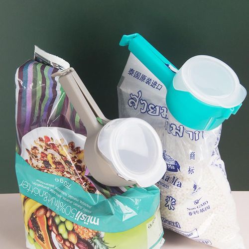 Hot - selling Household Food Sealing Clips. Can seal bags of food, snacks, milk powder, etc., ensuring food is dry and fresh. Made of food - grade PP material. Buy one, get one free. Colors are randomly shipped