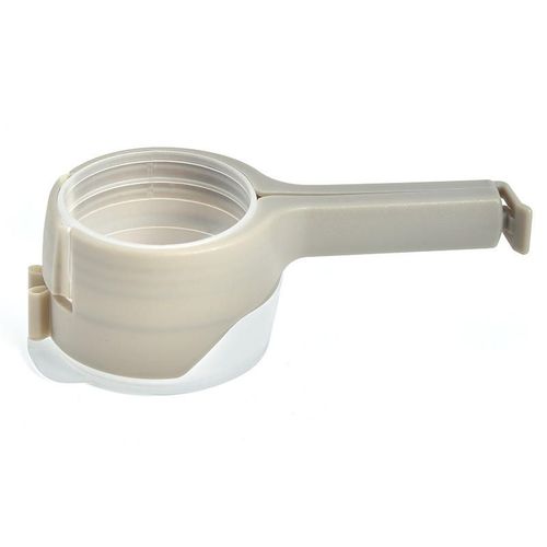 Hot - selling Household Food Sealing Clips. Can seal bags of food, snacks, milk powder, etc., ensuring food is dry and fresh. Made of food - grade PP material. Buy one, get one free. Colors are randomly shipped