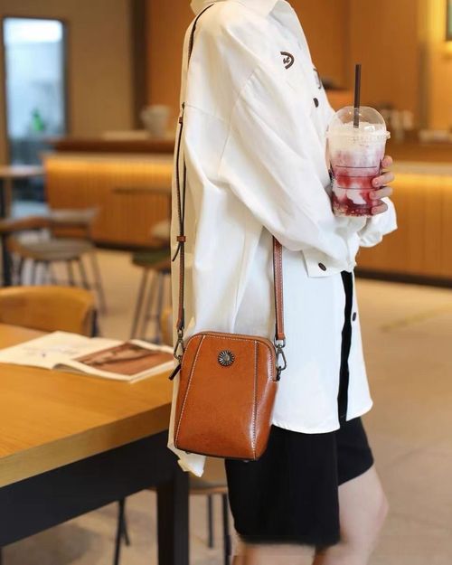 Oil-waxed cowhide fashion women's bag👜