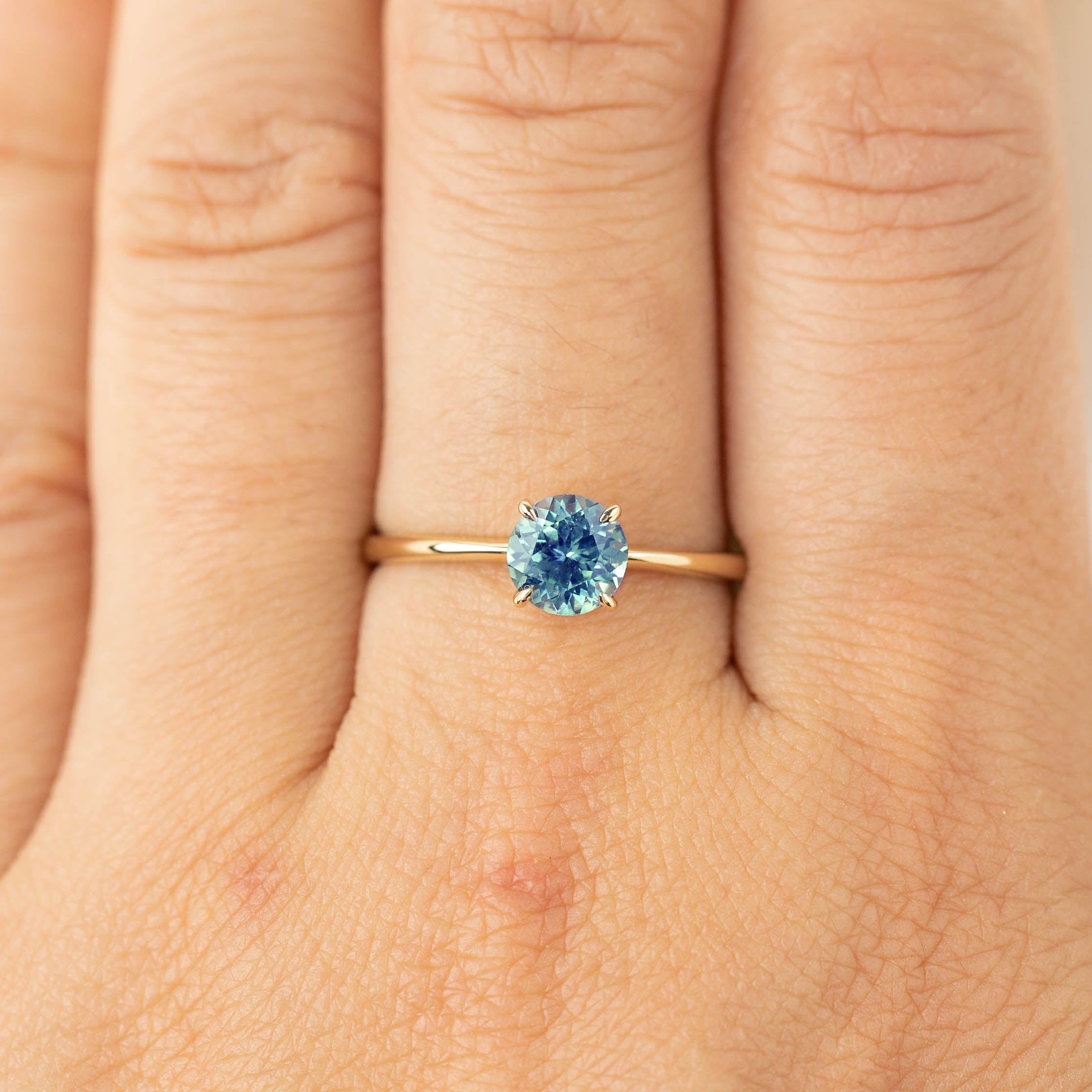 Nina Ring - 0.94ct Light Blue モンタナ・サファイア ( 一つの種類)