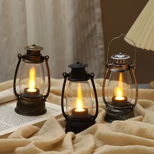 LED Electronic Retro Christmas Desktop Ornament Small Nostalgic Oil Lamp with Creative Wind Design Electronic Candle Lantern
