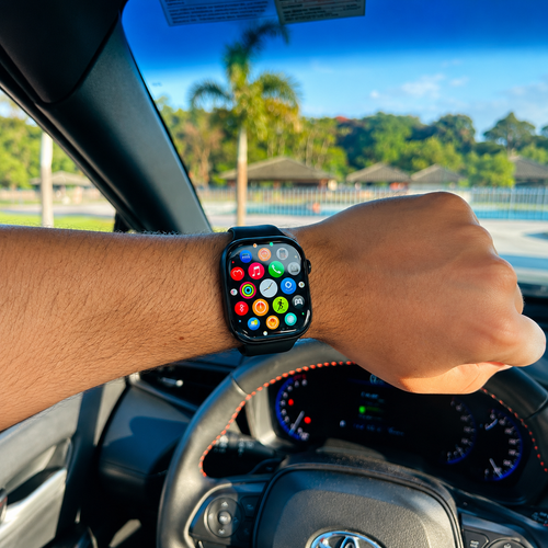 Montre connectée multifonction avec écran tactile HD intégral, appels Bluetooth, suivi de la santé, podomètre et étanchéité IP68.